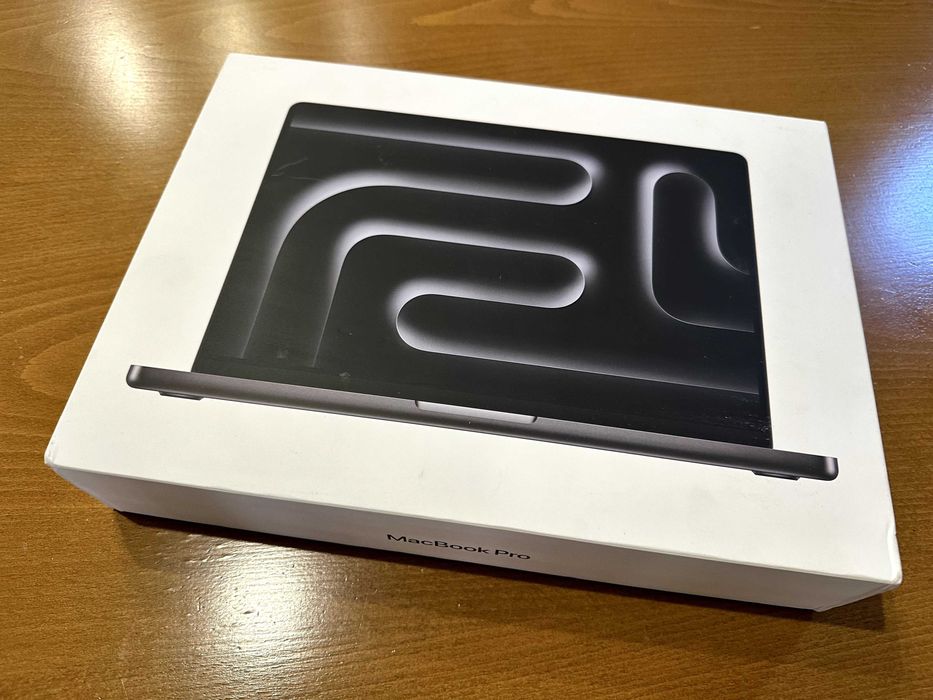 Apple MacBook Pro M3 Pro 1TB SSD 18GB