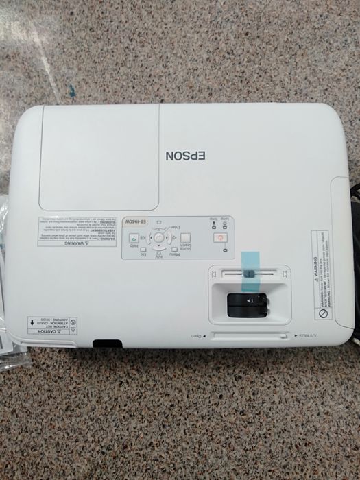 Проектор для офиса и дома