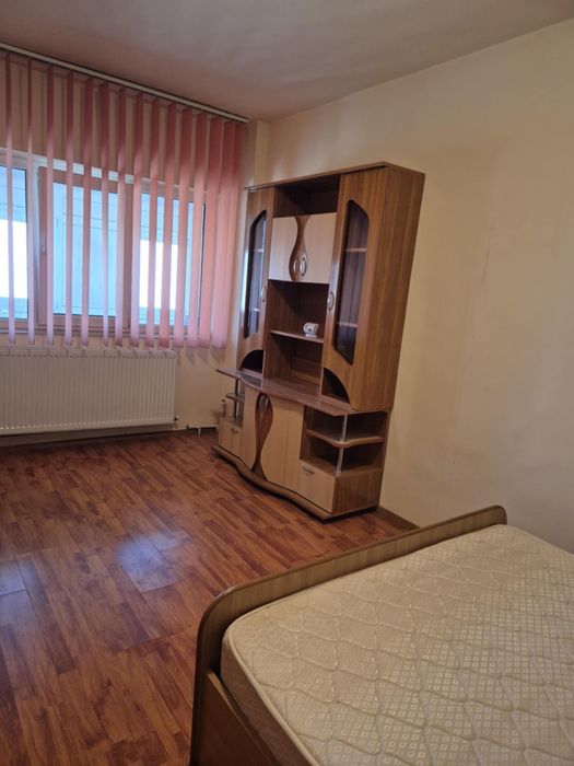 Apartament cu centrala pe gaz str Crisan