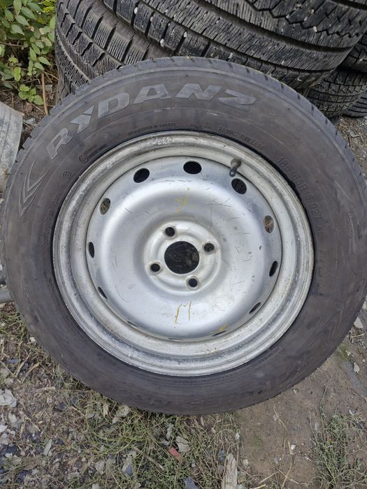 На Ларгус Весту Логан Сандеро R15