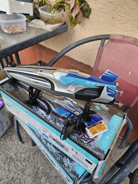 Masinuta telecomanda RTR 29km/h si Salupa  racing