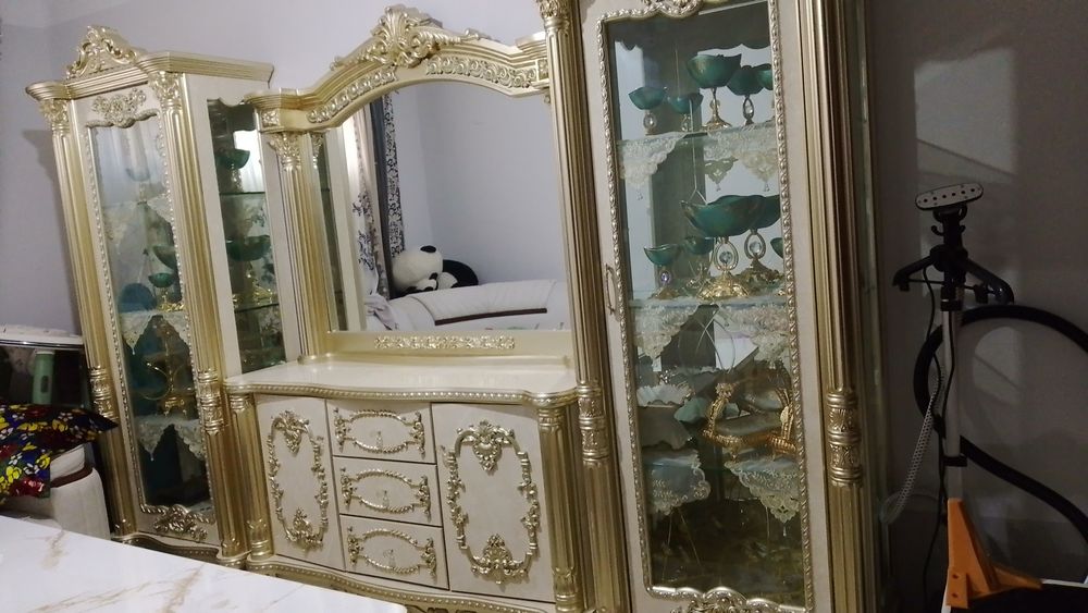 Mebel sotiladi kamplekt