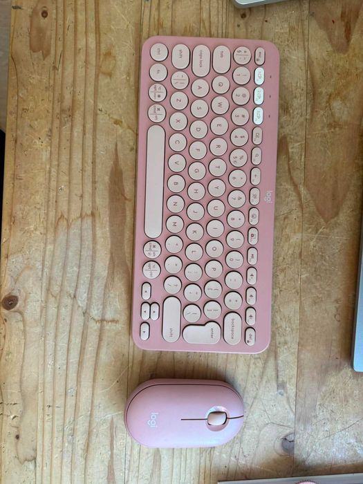 Set Mouse si tastatura Logitech pebble 2