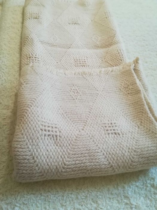 Вълнено одеало за легло