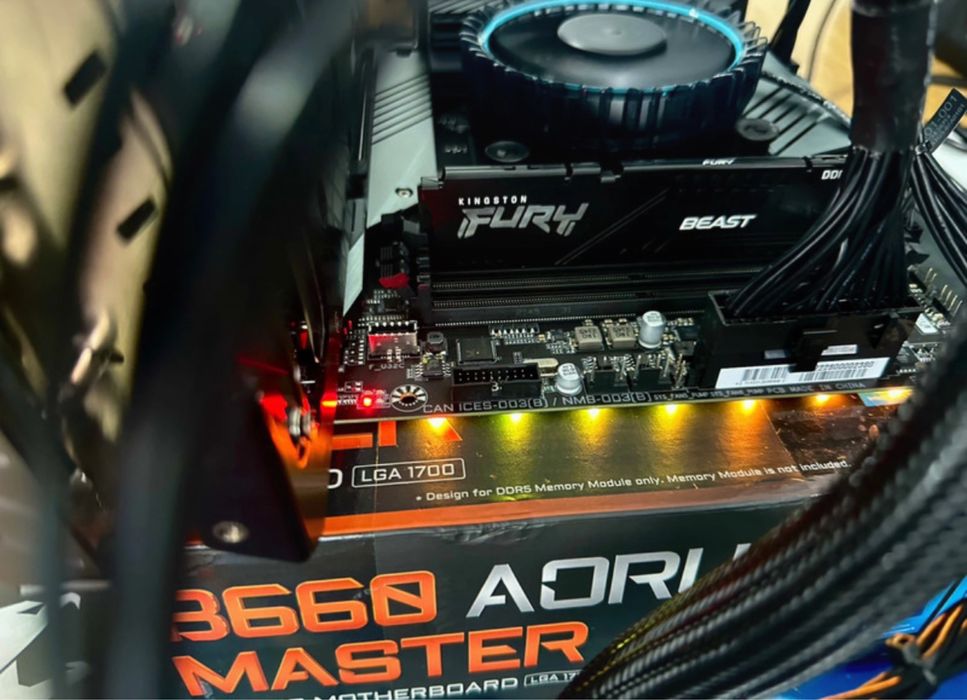 Placă de bază Gigabyte b660 Aorus Master -  WiFi/Bluethoot