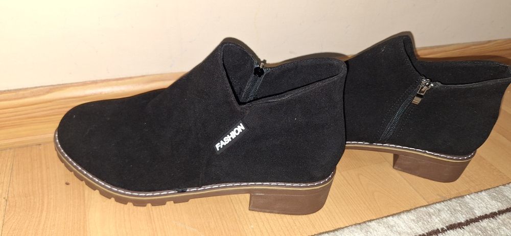 Botine nr 41 elegant,piele intoarsa