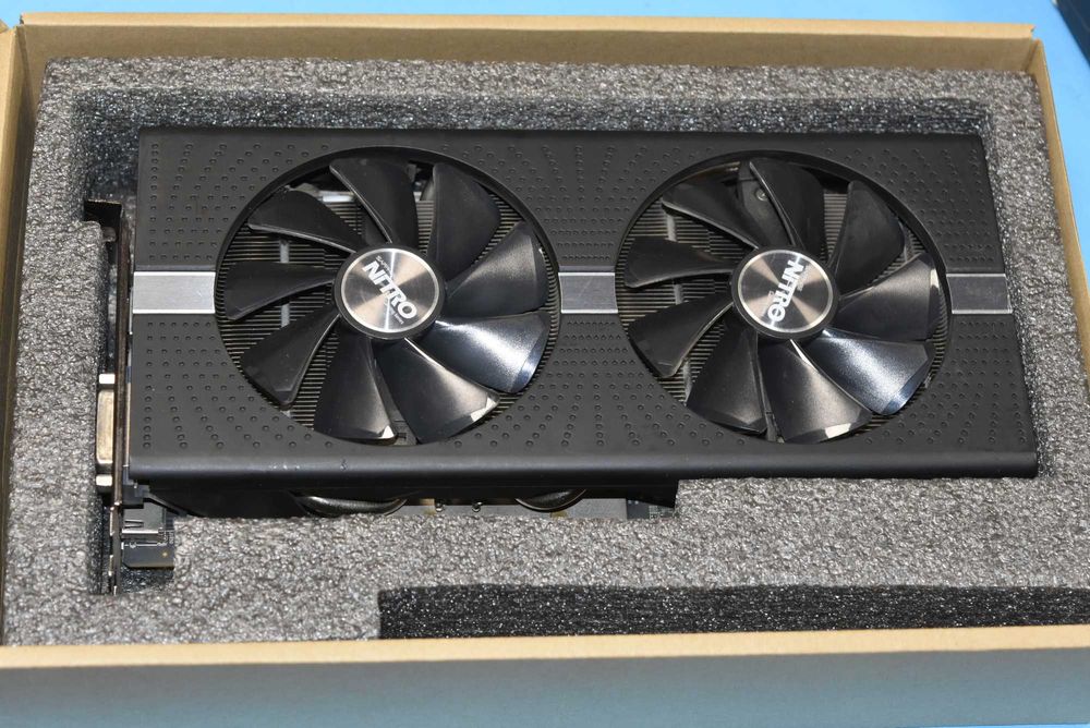 Sapphire Nitro+ Radeon Rx 580 8 GB в кутия и диск с аксесоари
