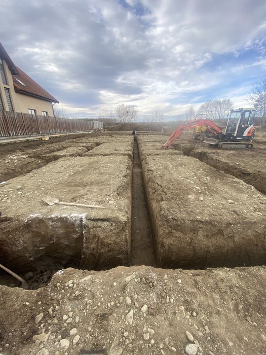 Inchirieri utilaje excavator/transport basculabil