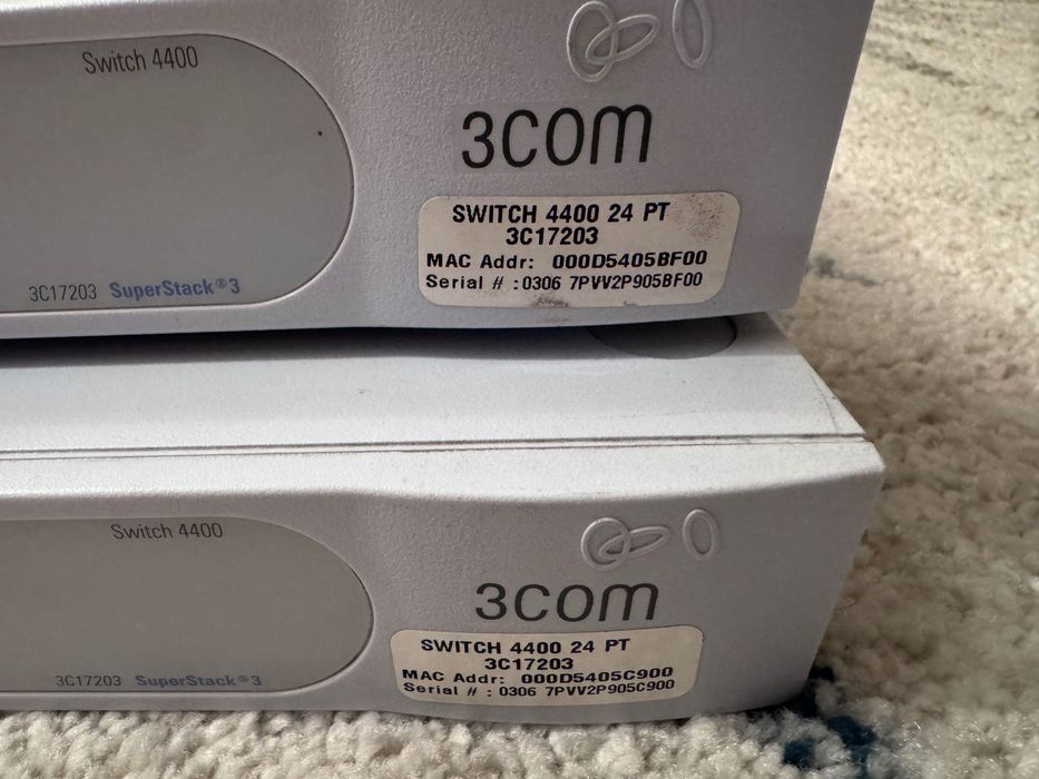 Switch 3Com SuperStack 3 4400 – 24 porturi – 3C17203