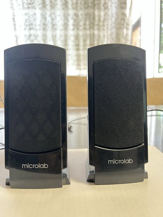 Срочно продаю микрофон LG и Микролаб модель А6300