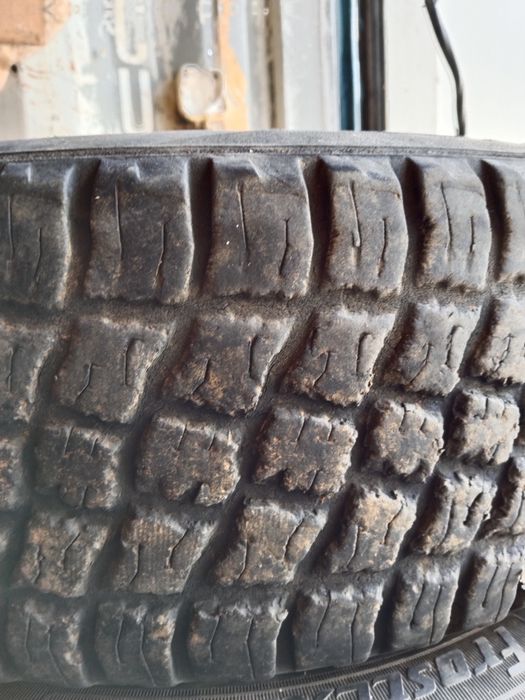 Продам шины 235/70/16 на дисках