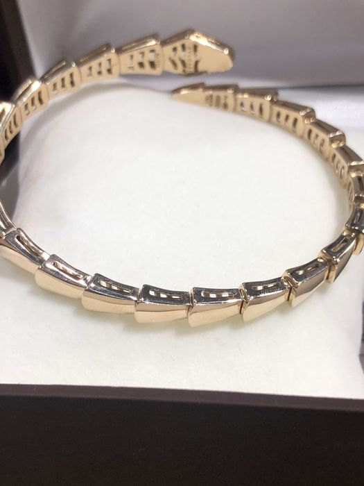 Продам золотой браслет с бриллиантами.