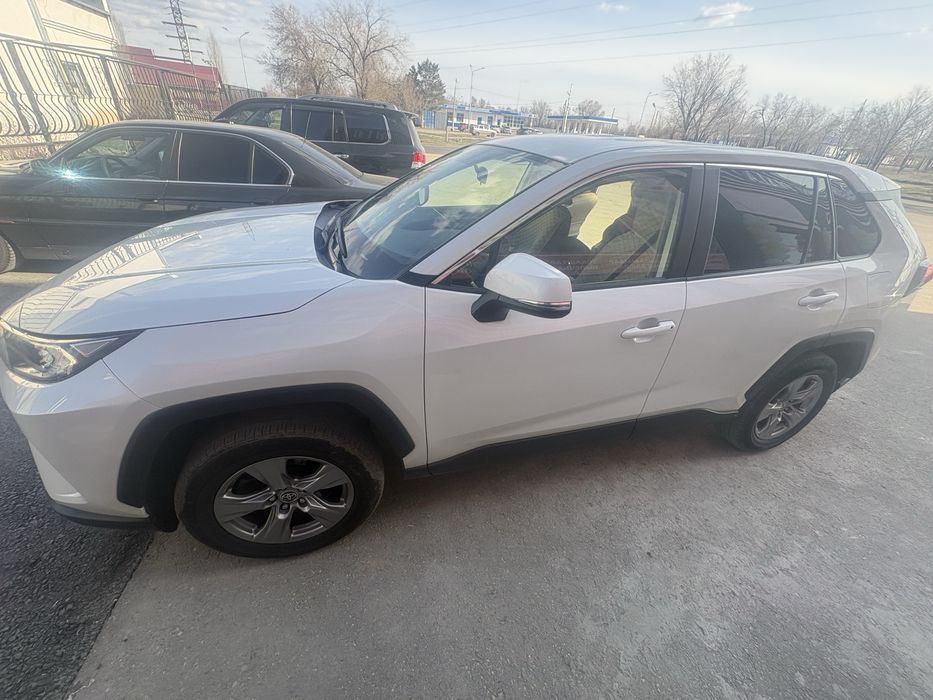 Продам Тойота Раф4