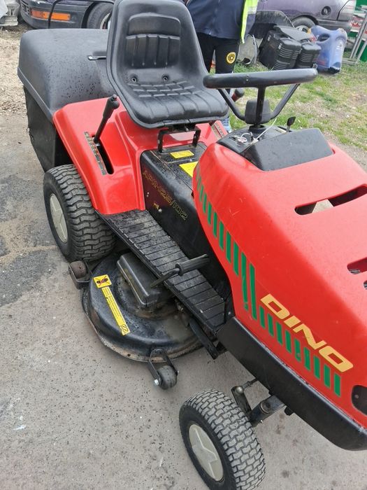 Tractoras  de tuns gazon