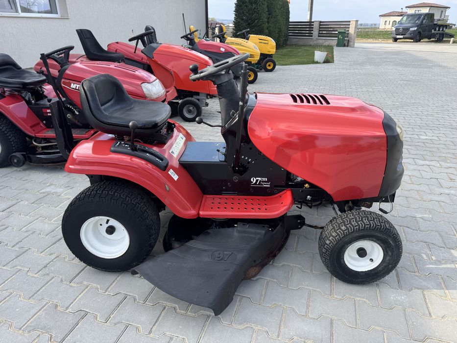 Tractor tractoras tuns iarba gazon 13 CP