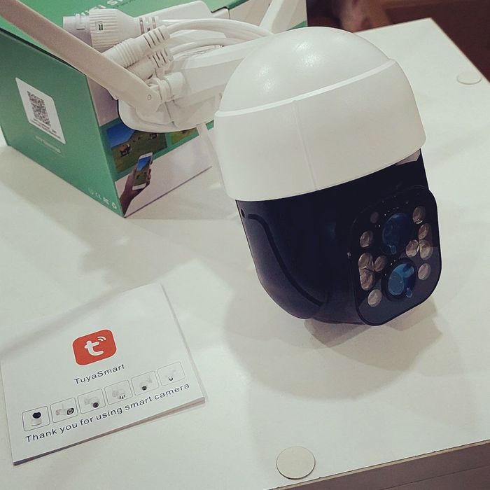 WiFi камеры видеонаблюдения TUYA