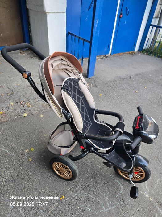 Детский велосипед трёхколёсный