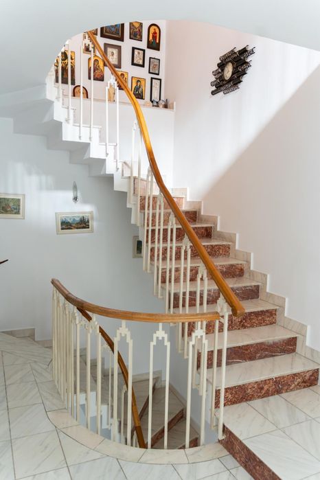 Proprietar vand vila in stil neoromanesc Campulung Muscel Arges