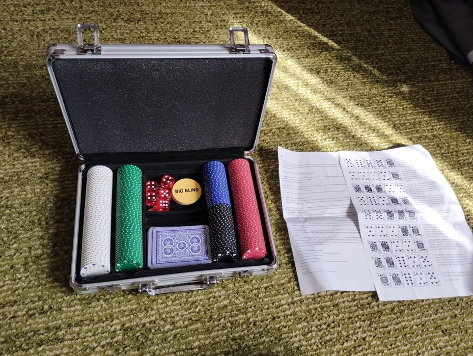 Продавам ретро чипове за покер