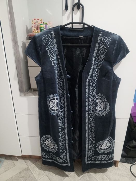 Продам платья брендовые