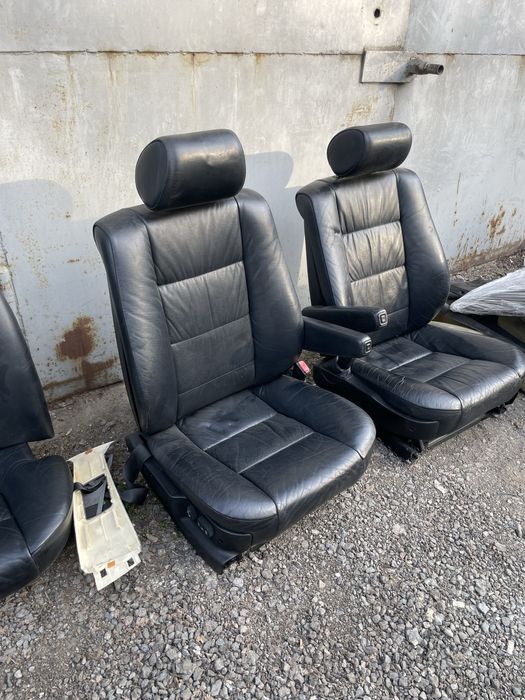 Продам сиденья для БМВ Е34