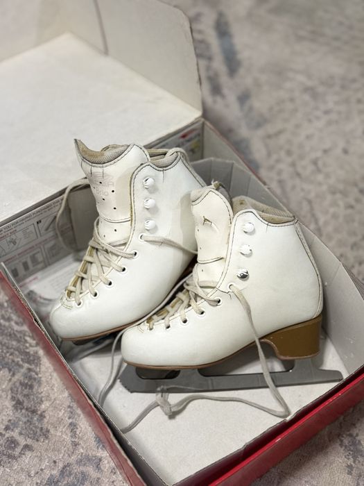 Коньки Edea Brio 215