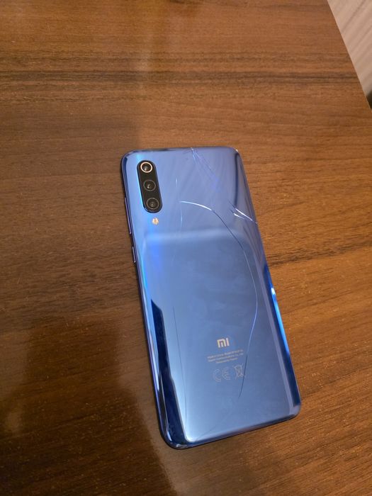 Продам телефон Xiaomi mi9