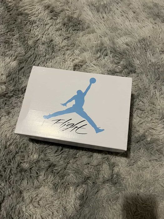 Air jordan 4 university blue