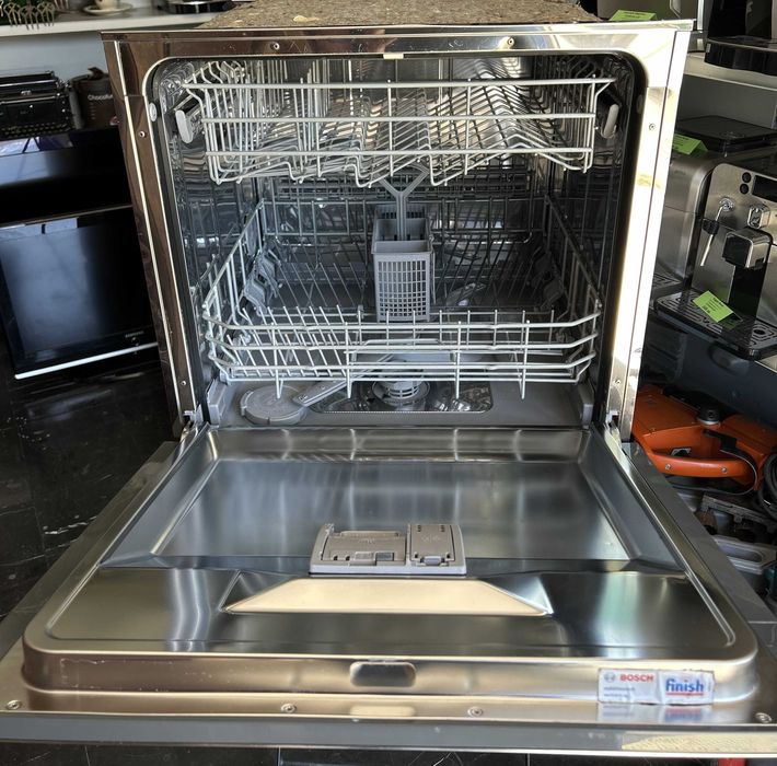 Малка съдомиялна  за вграждане Bosch