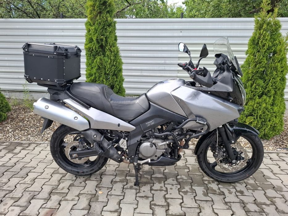 Moto M Parts Ploiesti vinde Suzuki Vstrom 650 model 2007 foarte accesorizat