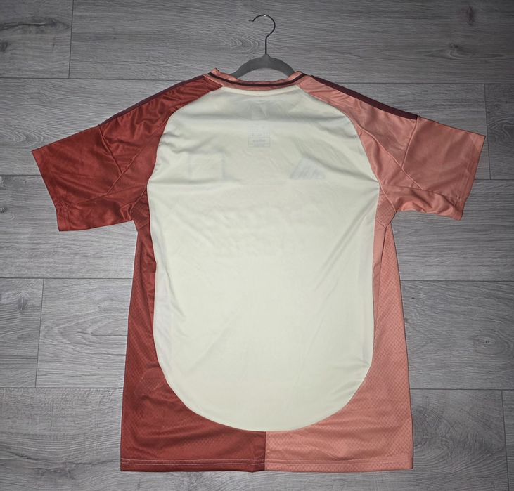 Tricou de fotbal , Lyon 24/25kit