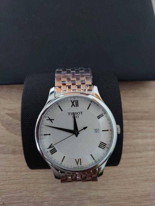 NOU. ceas barbati TISSOT CLASSIC cu « Certificat de Origine ». 330 eur