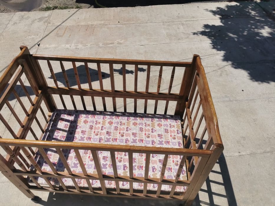 Продам кровать манеж