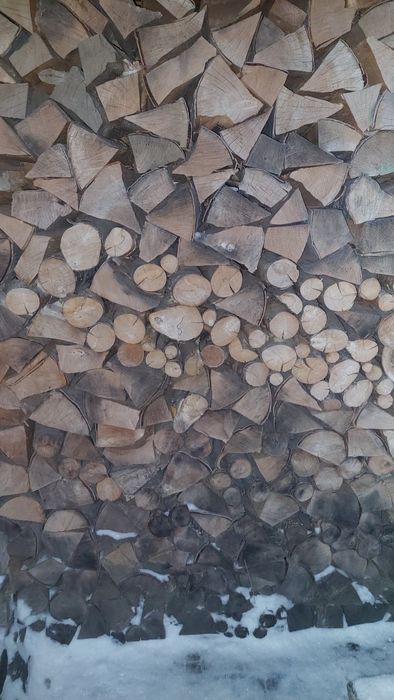 Дърва за огрев в чували