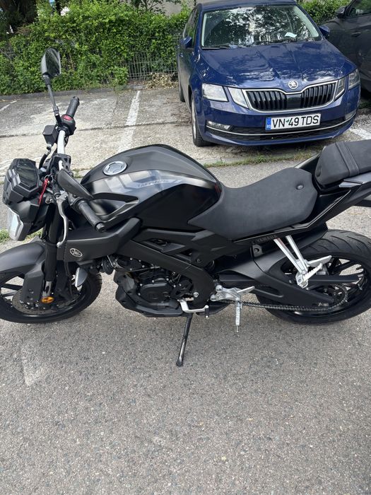 Motocicleta Yamaha MT 125 ABS