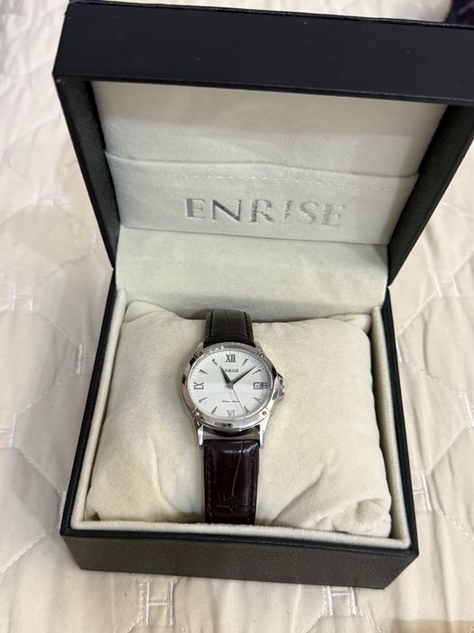 Наручные часы кожаные