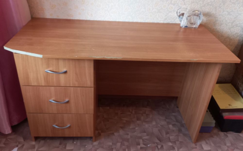 Стол письменный. Б/у