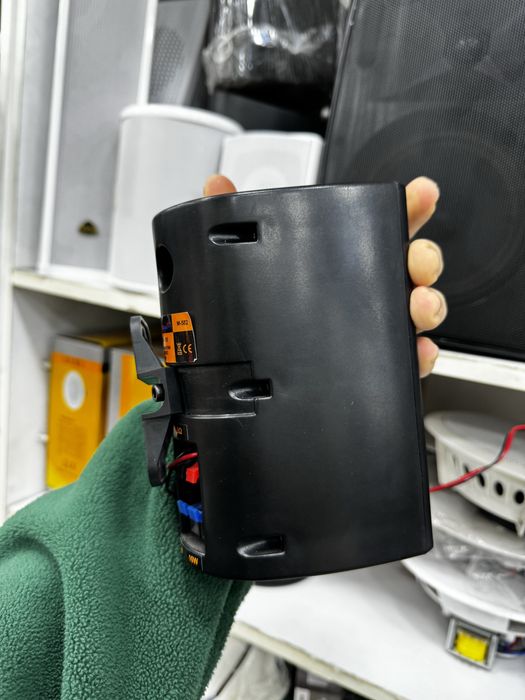 Потолочные и навесные динамики, фоновая акустика для заведений