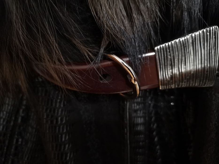 Cojoc Bison dama, elegant, nou, haina blana cu guler