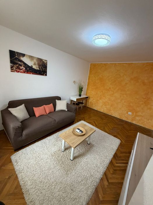 Închiriez apartament direct proprietar