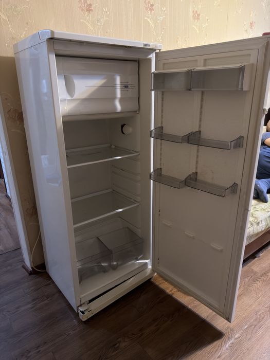 Почти даром нерабочий холодильник майкудук