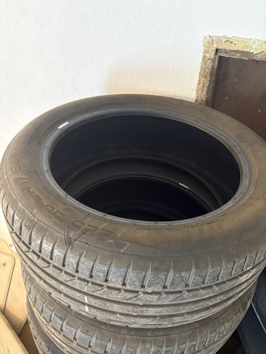 225/50/17 летни гуми