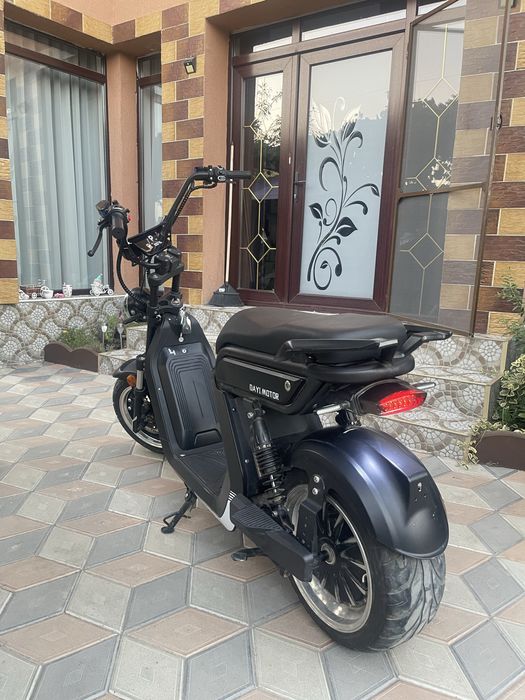 Vand scuter electric
