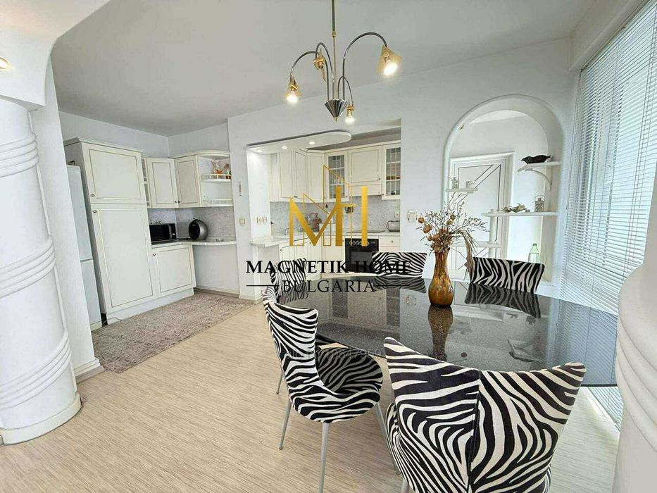 Дава се под наем Многостаен апартамент в Бургас, Център - 146 кв.м за 765 € - Снимка #17