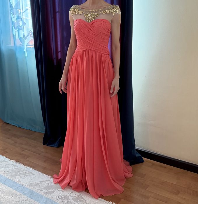 Платье размер S новое