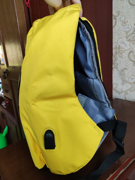 Рюкзак с множеством отделов