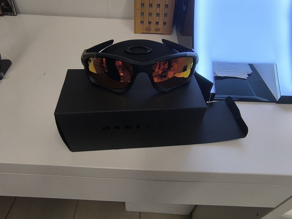 Слънчеви очила Oakley