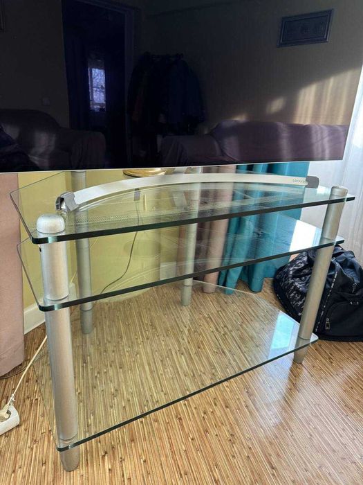 Стеклянная полка-шкафчик. Подставка под телевизор