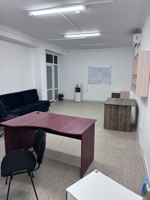 Сдаётся кабинет 40 м² на втором этаже