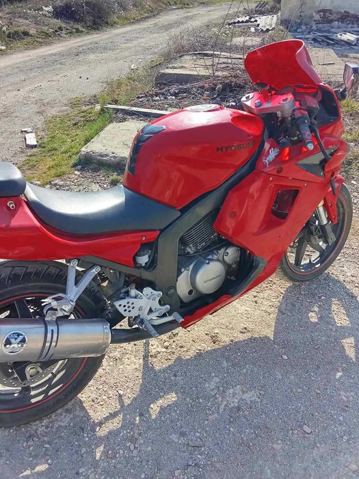 Hyosung GT 125R